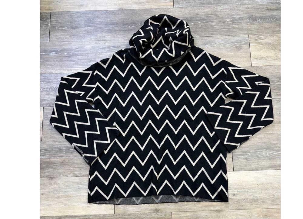 Rain Zigzag Turtleneck Sweater XL Bold Graphic Cozy Statement Knit